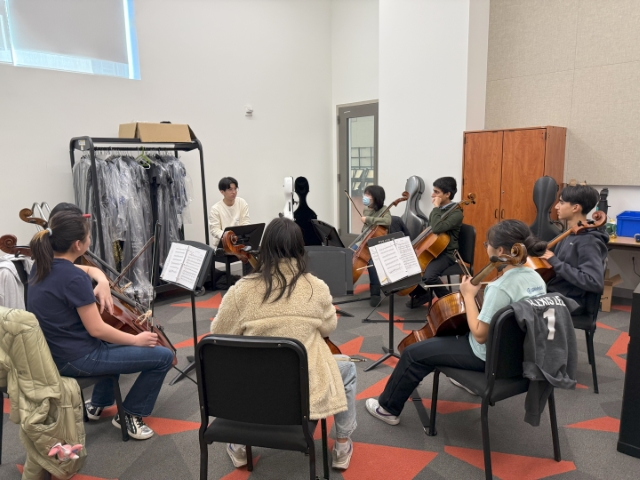 Lucas Chen '22 Sits in with Orchestra