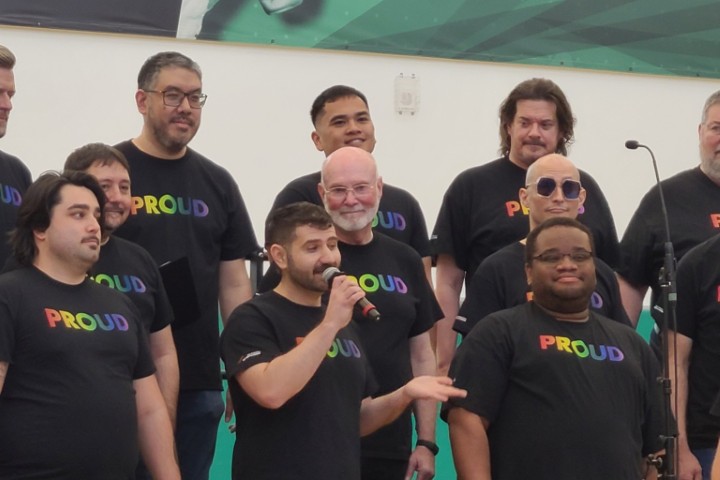 Kastelman MS 2000 Sings with SFGMC